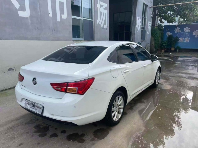 烟台16年别克威朗5