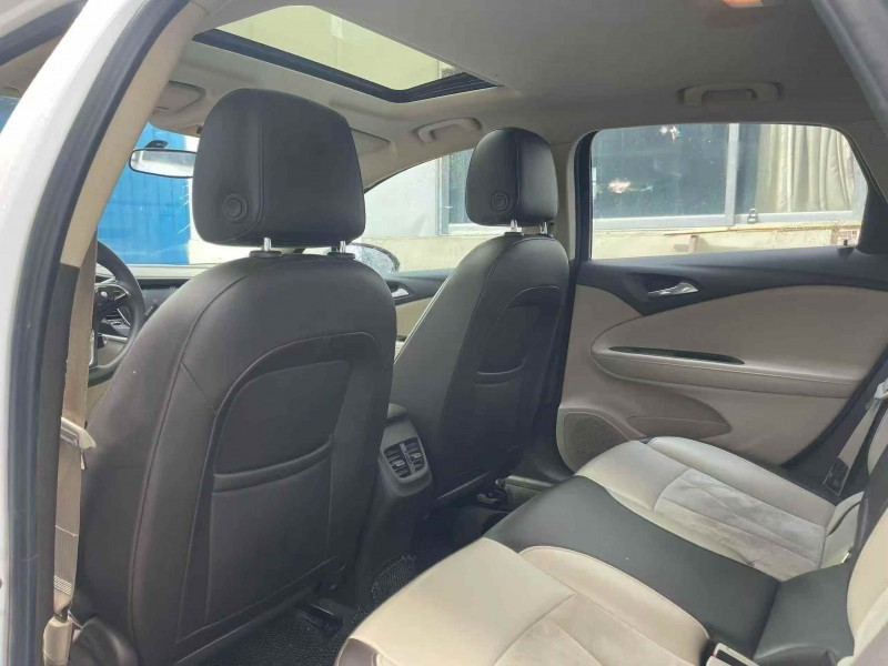 烟台16年别克威朗8