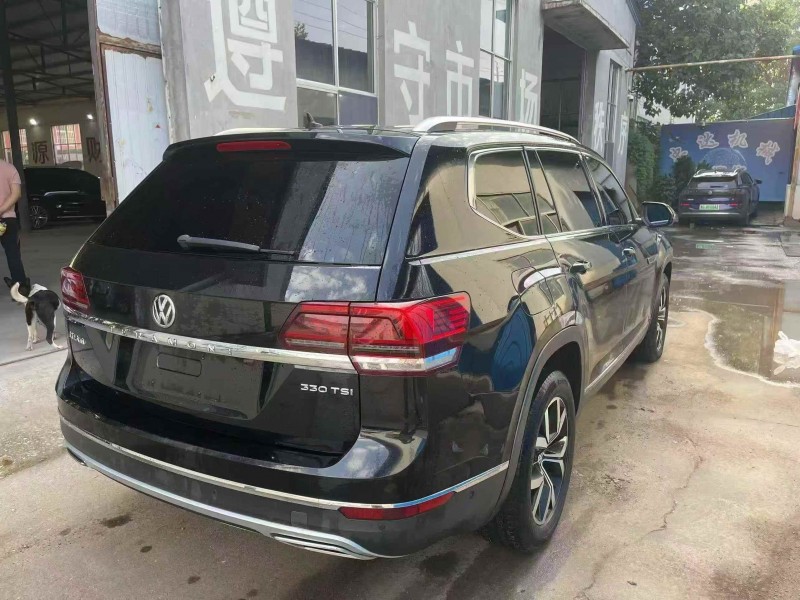 泰安17年大众途昂7