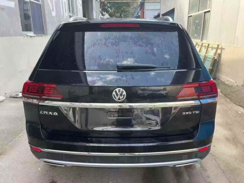 泰安17年大众途昂8