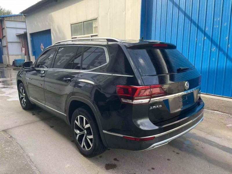 泰安17年大众途昂9