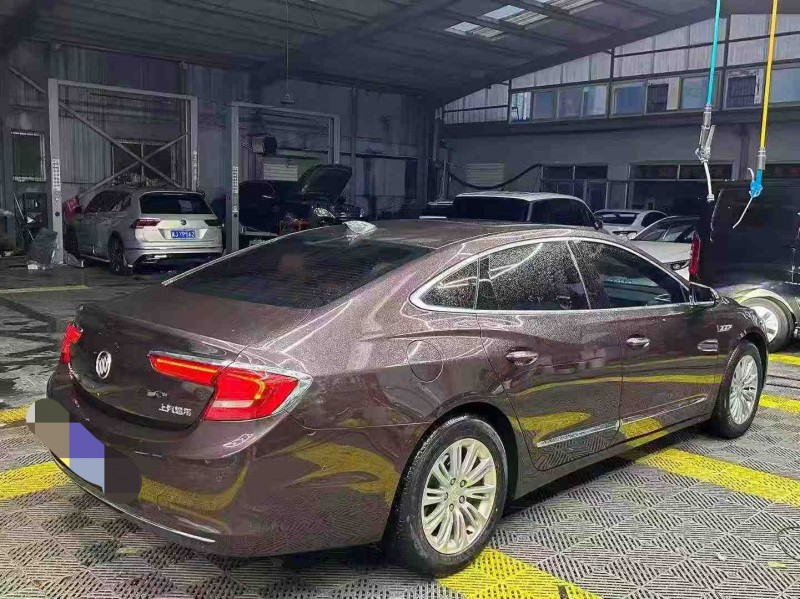 保定18年别克君越5