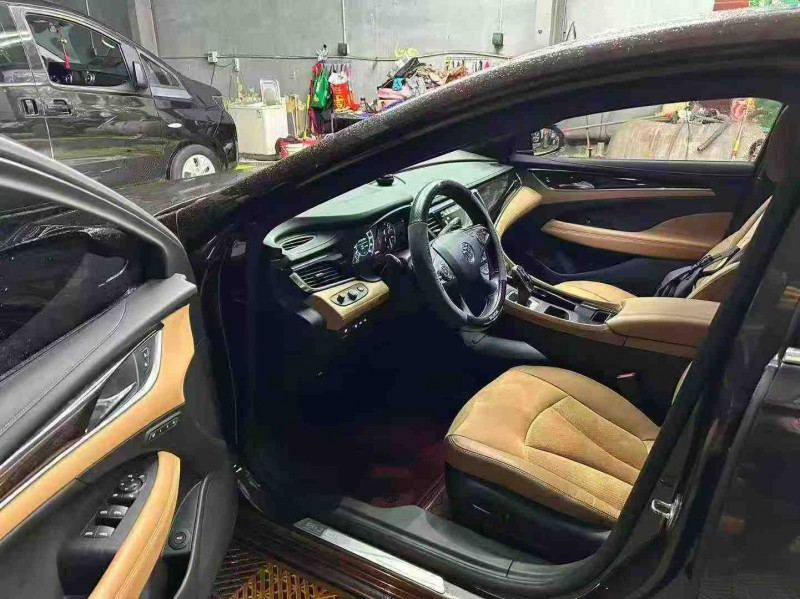 保定18年别克君越8