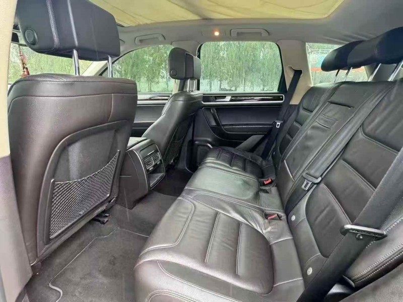 济宁14年大众途锐8