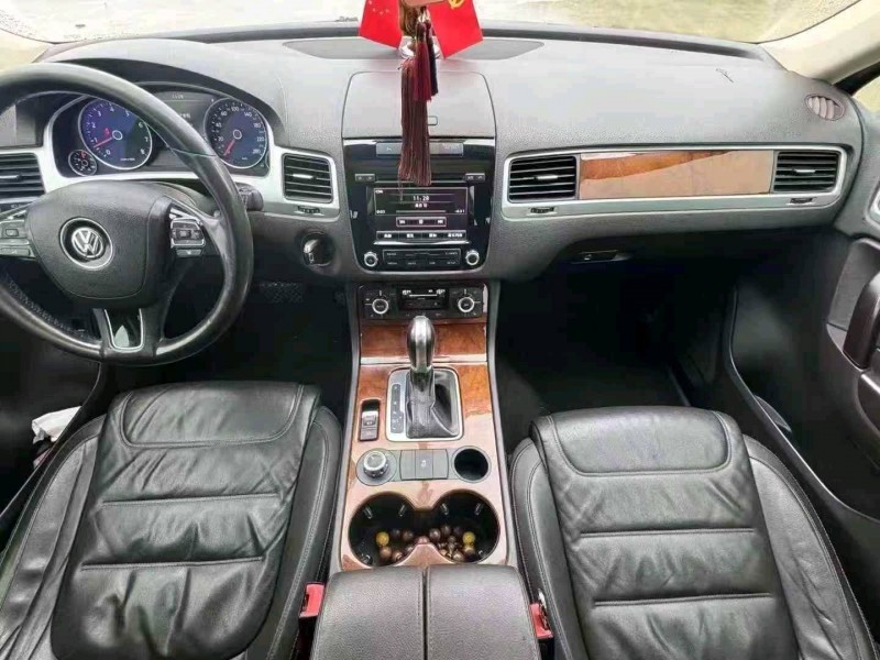 济宁14年大众途锐9