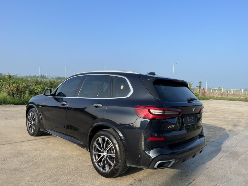 盐城19年宝马X59