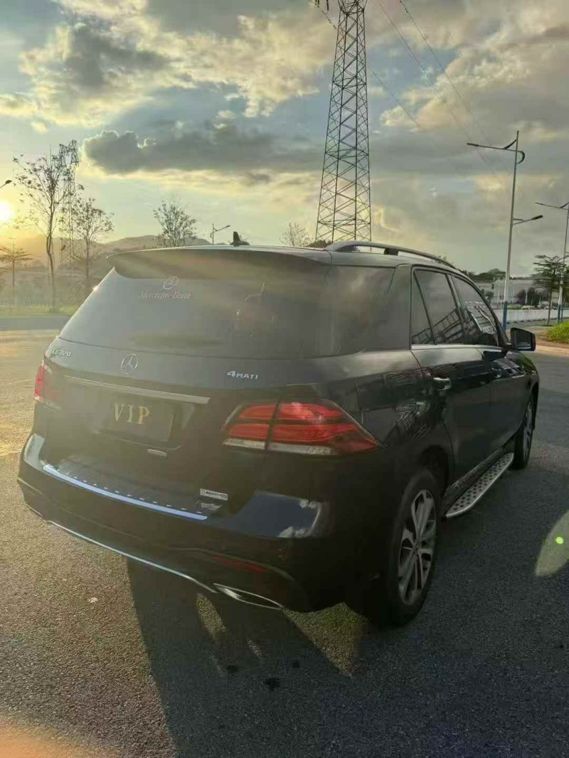 广州17年奔驰GLE7