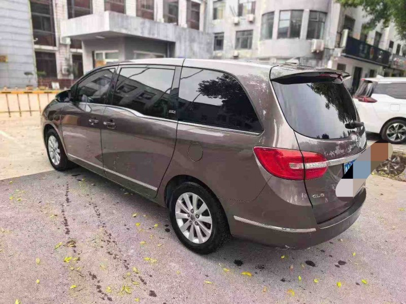 保定15年别克GL82