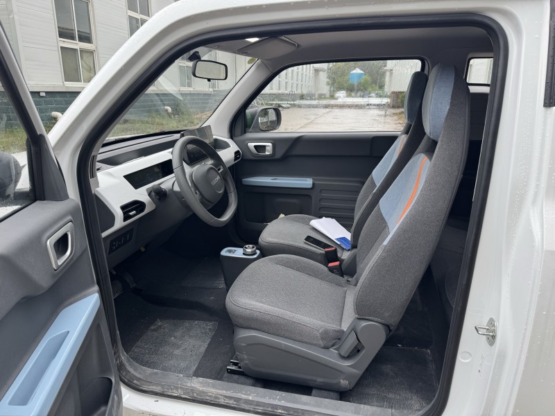 新乡25年吉利熊猫7