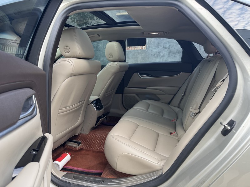 新乡17年凯迪拉克XTS7