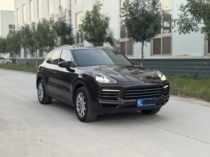 新乡19年保时捷卡宴3