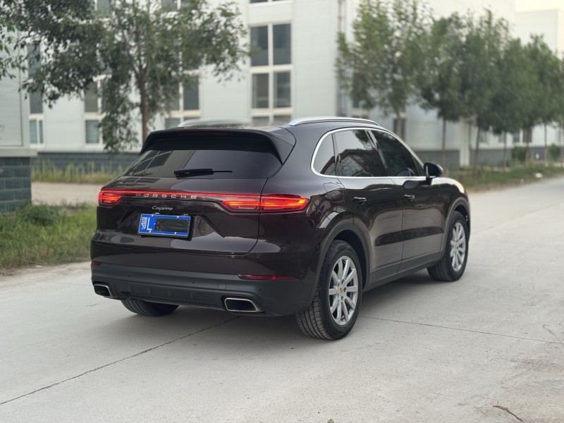 新乡19年保时捷卡宴6