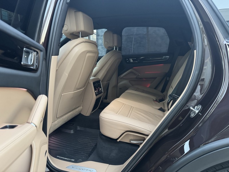 新乡19年保时捷卡宴7