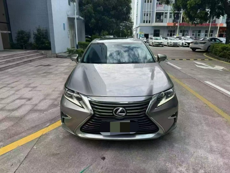 广州18年雷克萨斯ES1