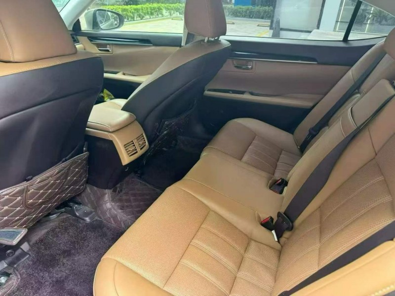 广州18年雷克萨斯ES8