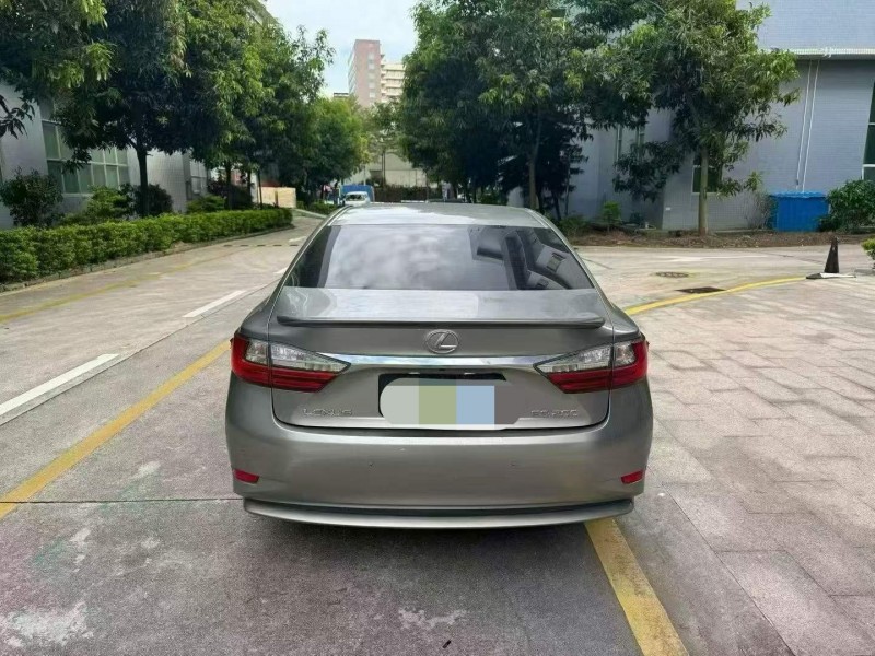 广州18年雷克萨斯ES9