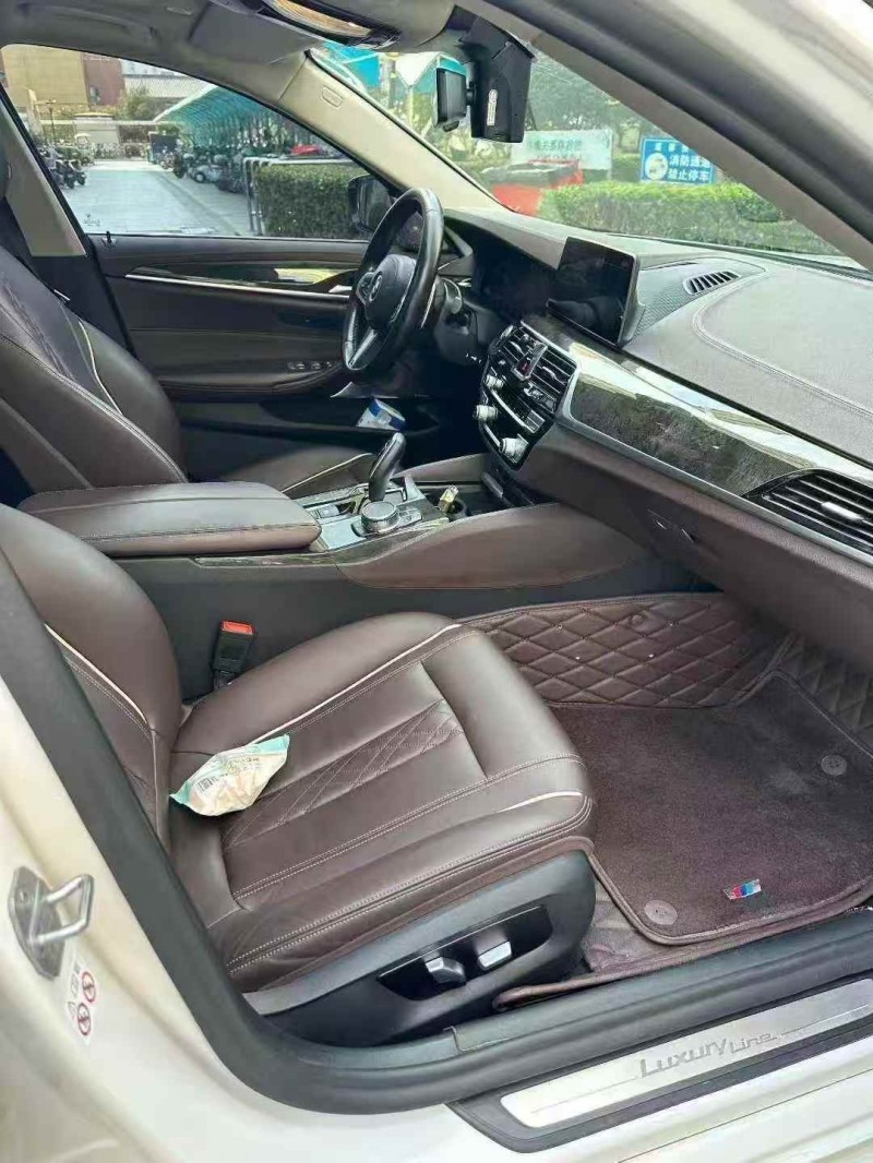 邢台19年宝马5系4