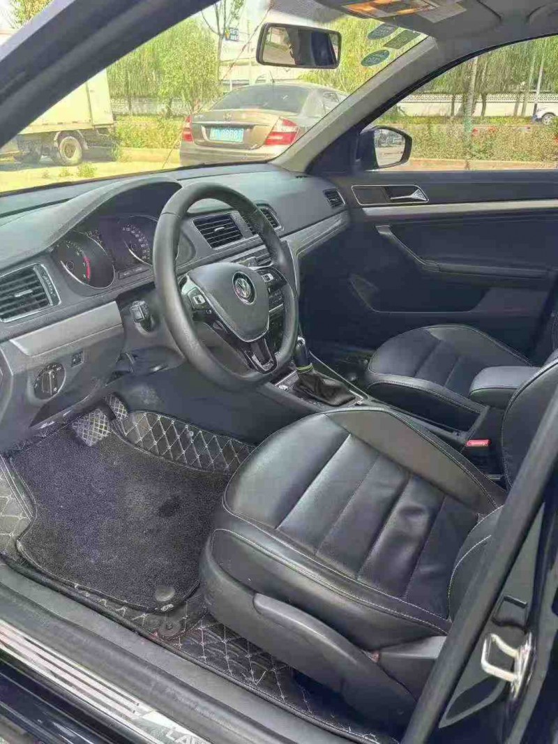 保定17年大众朗逸8