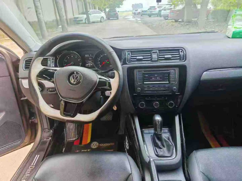 保定16年大众速腾5