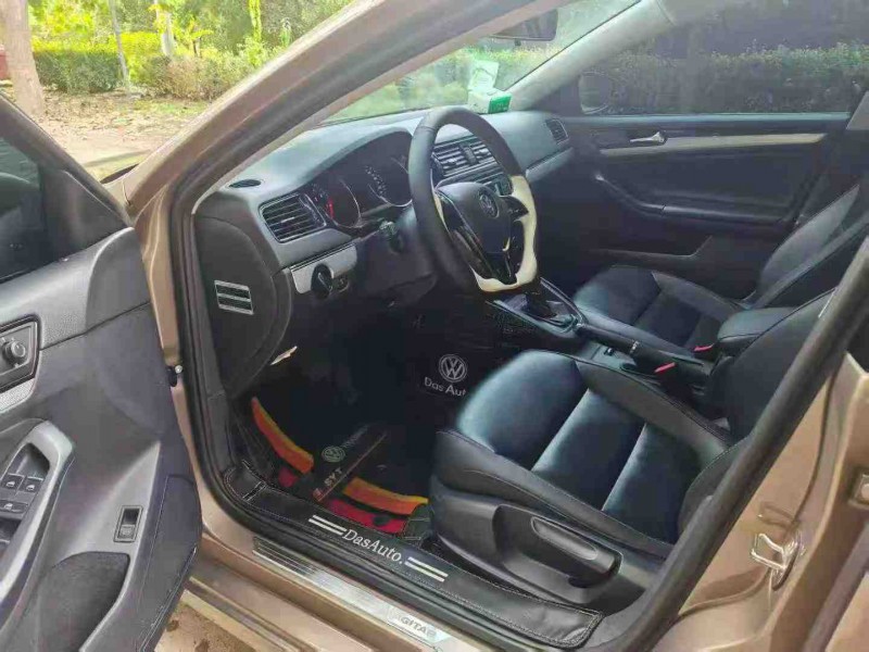 保定16年大众速腾8