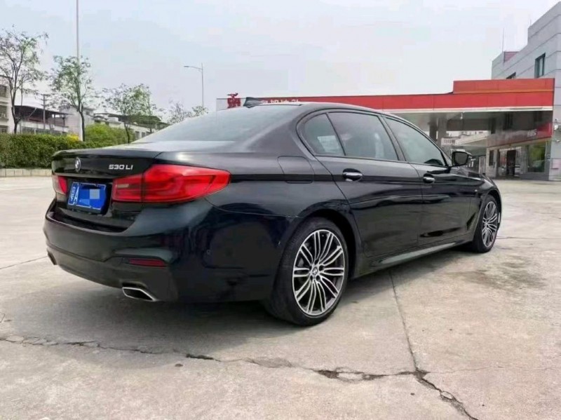 广州17年宝马5系4