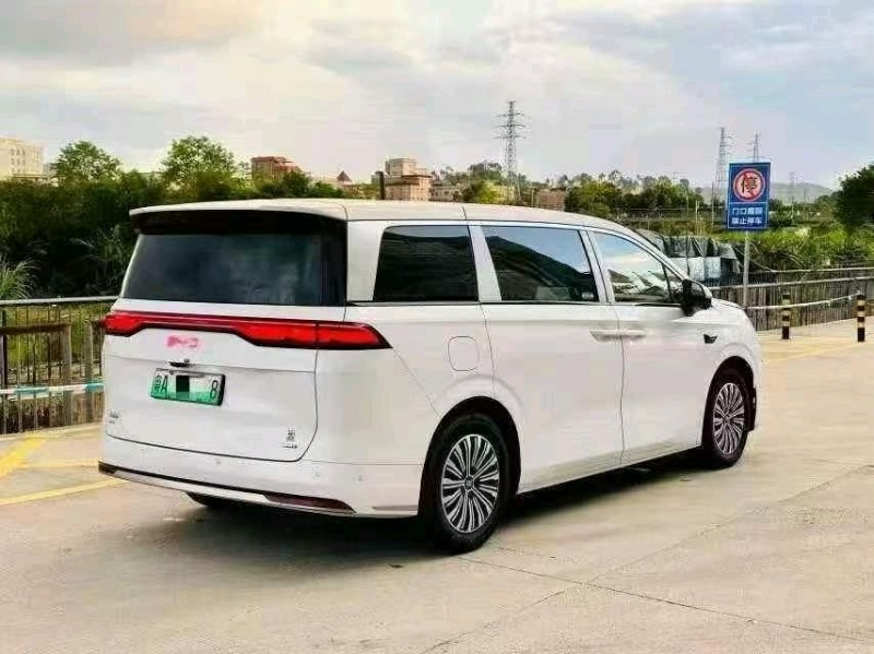 广州25年比亚迪夏7