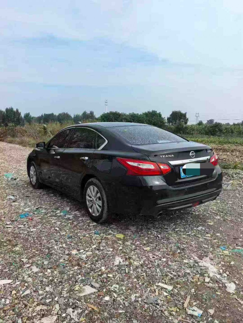 保定17年日产天籁4