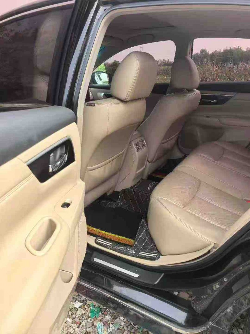 保定17年日产天籁8