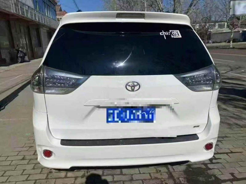 张家口16年丰田塞纳5