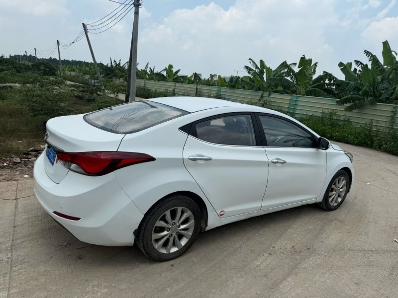 中山17年现代朗动3