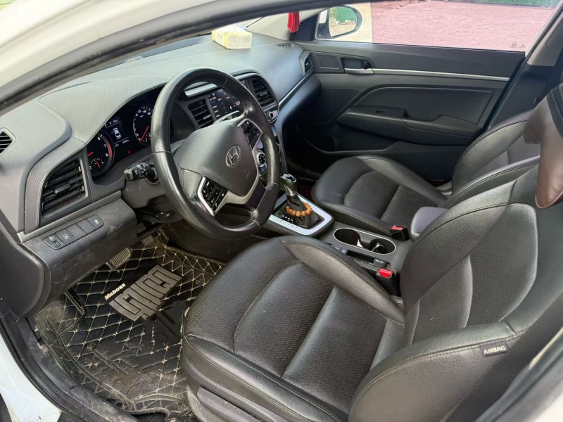 中山19年现代领动8