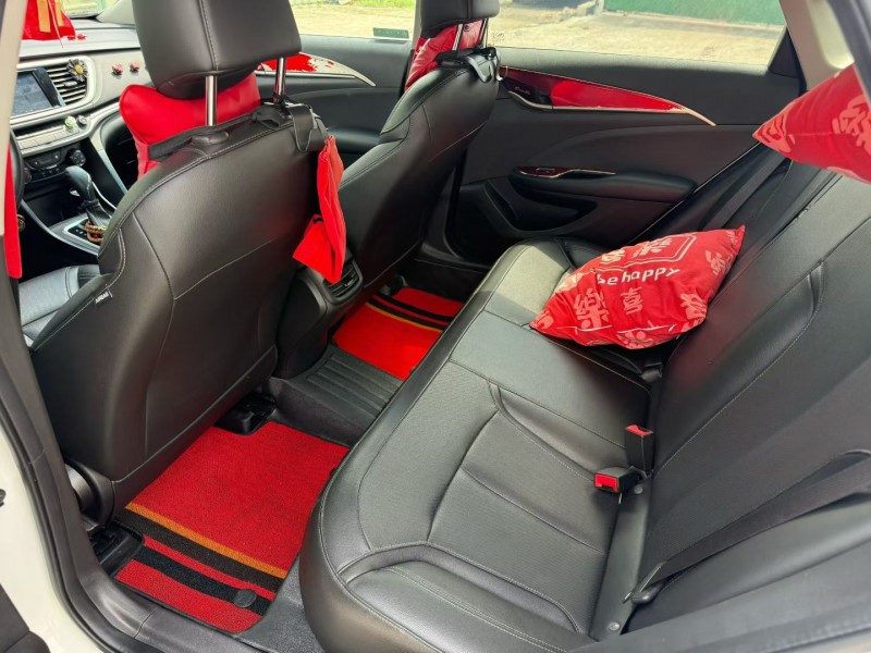 中山20年别克英朗8