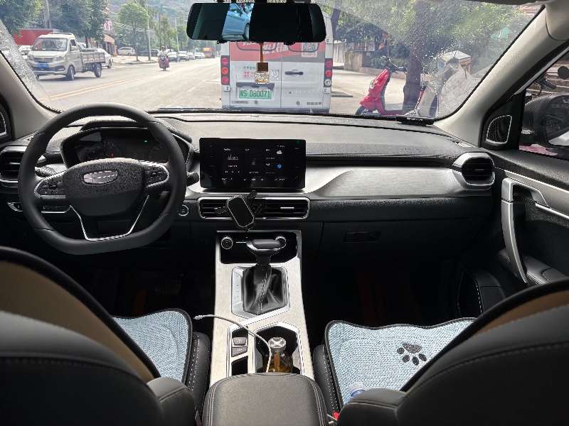 达州25年吉利缤越5