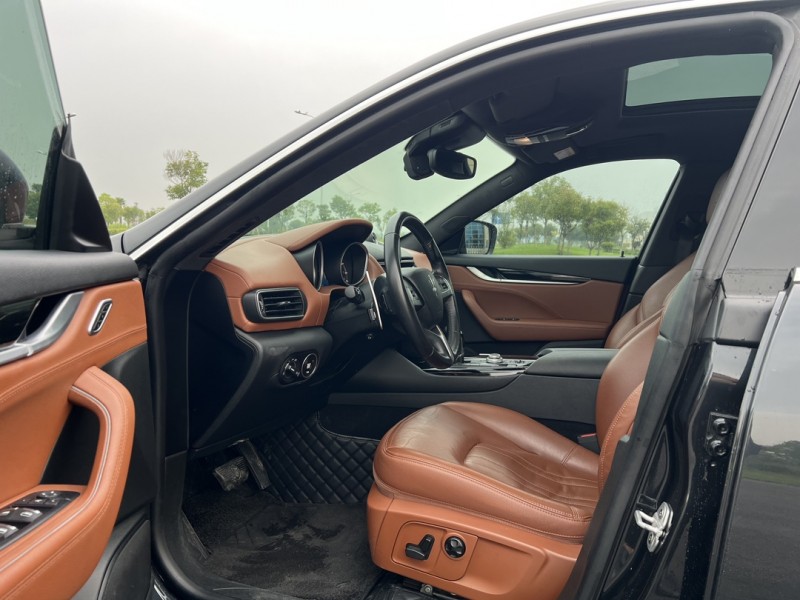 盐城18年玛莎拉蒂Levante4