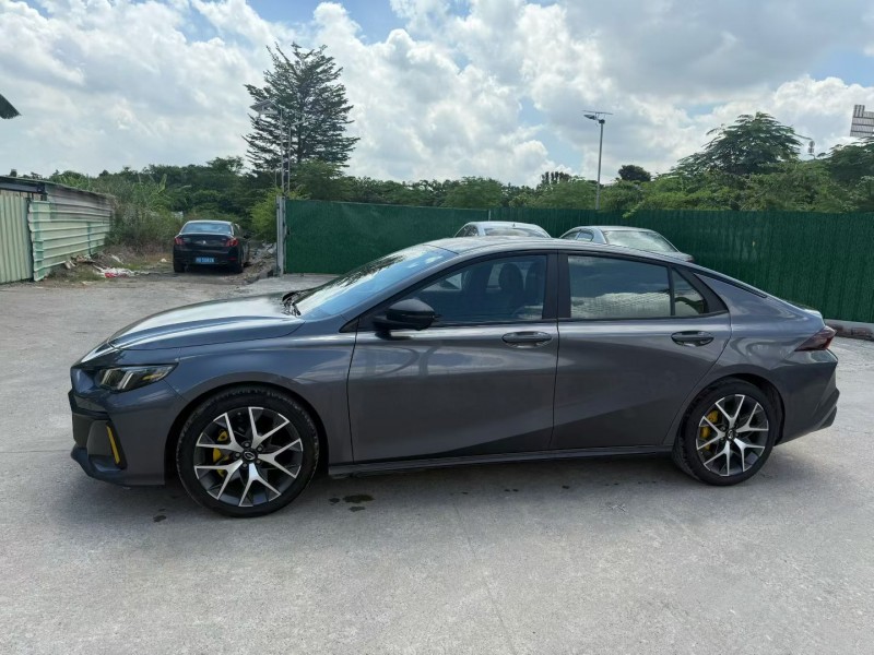 中山21年传祺影豹4