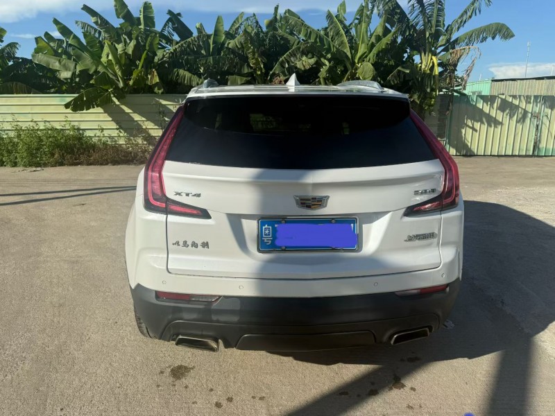 中山19年凯迪拉克XT43