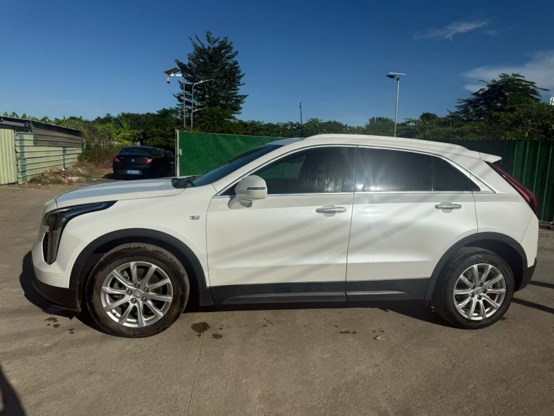 中山19年凯迪拉克XT44