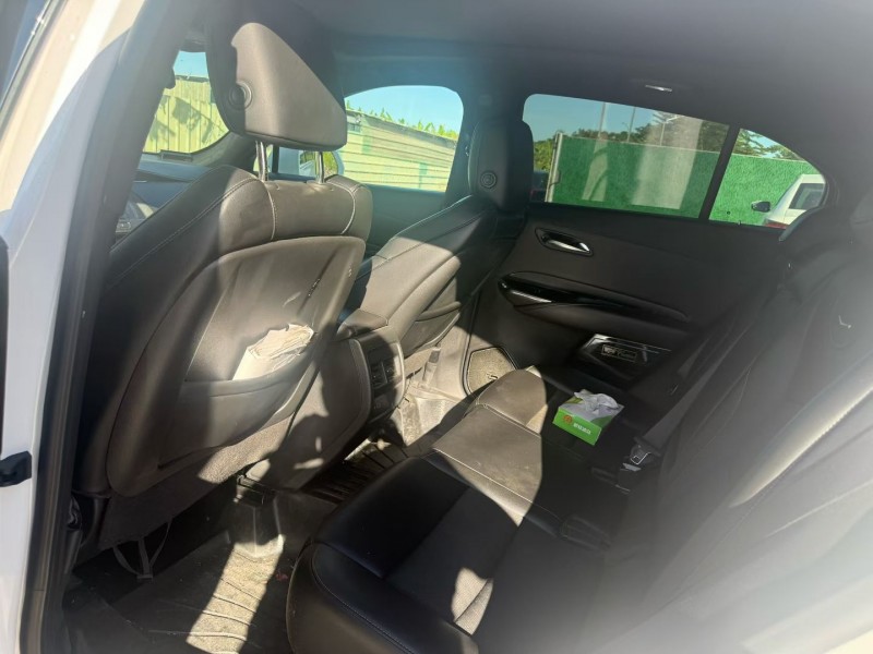 中山19年凯迪拉克XT46