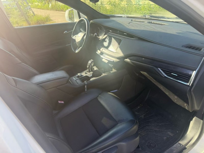 中山19年凯迪拉克XT48