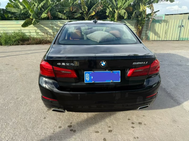 中山18年宝马5系4