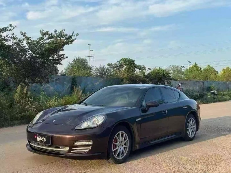 济宁13年保时捷帕拉梅拉2