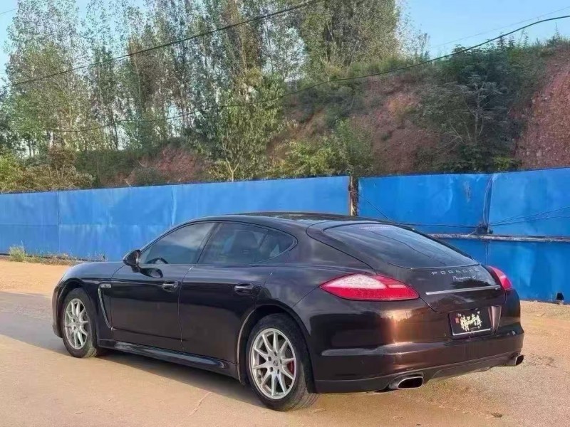 济宁13年保时捷帕拉梅拉7