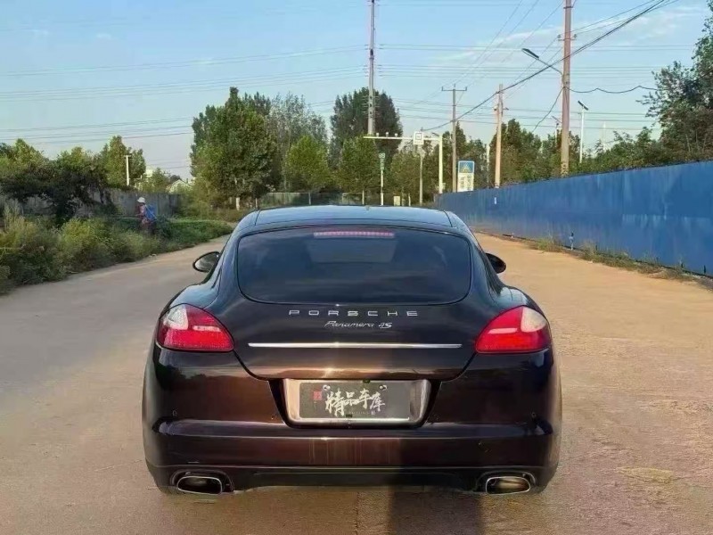 济宁13年保时捷帕拉梅拉9