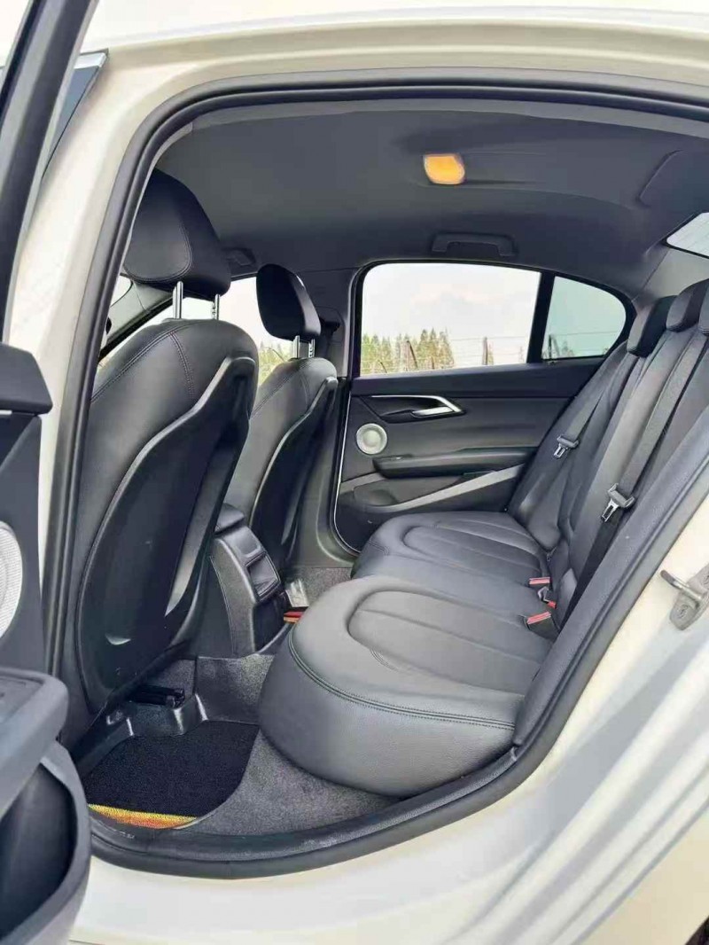 宁波23年宝马1系4