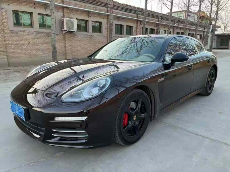 保定14年保时捷帕拉梅拉2