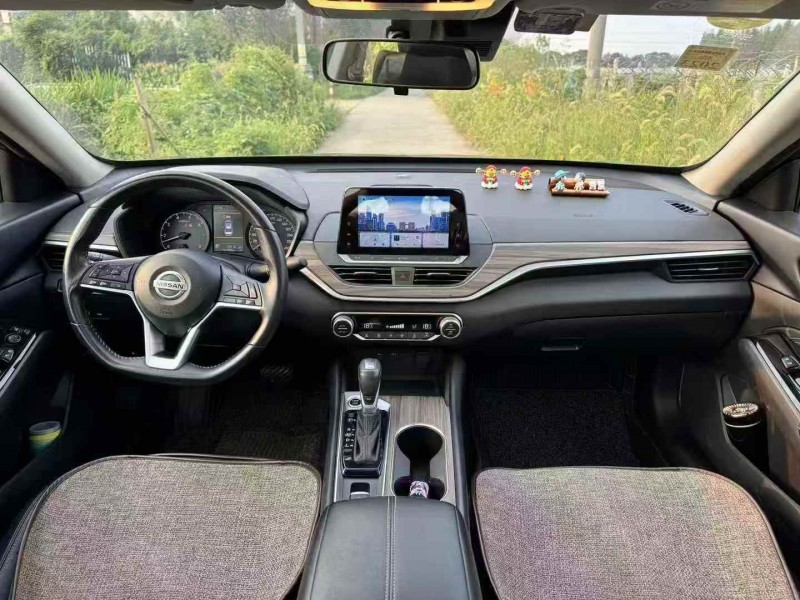 湖州21年日产天籁6