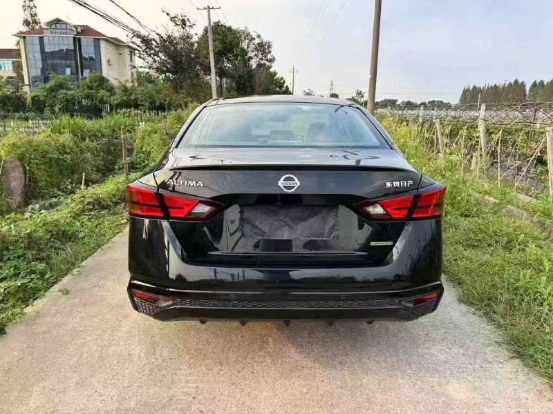 湖州21年日产天籁9