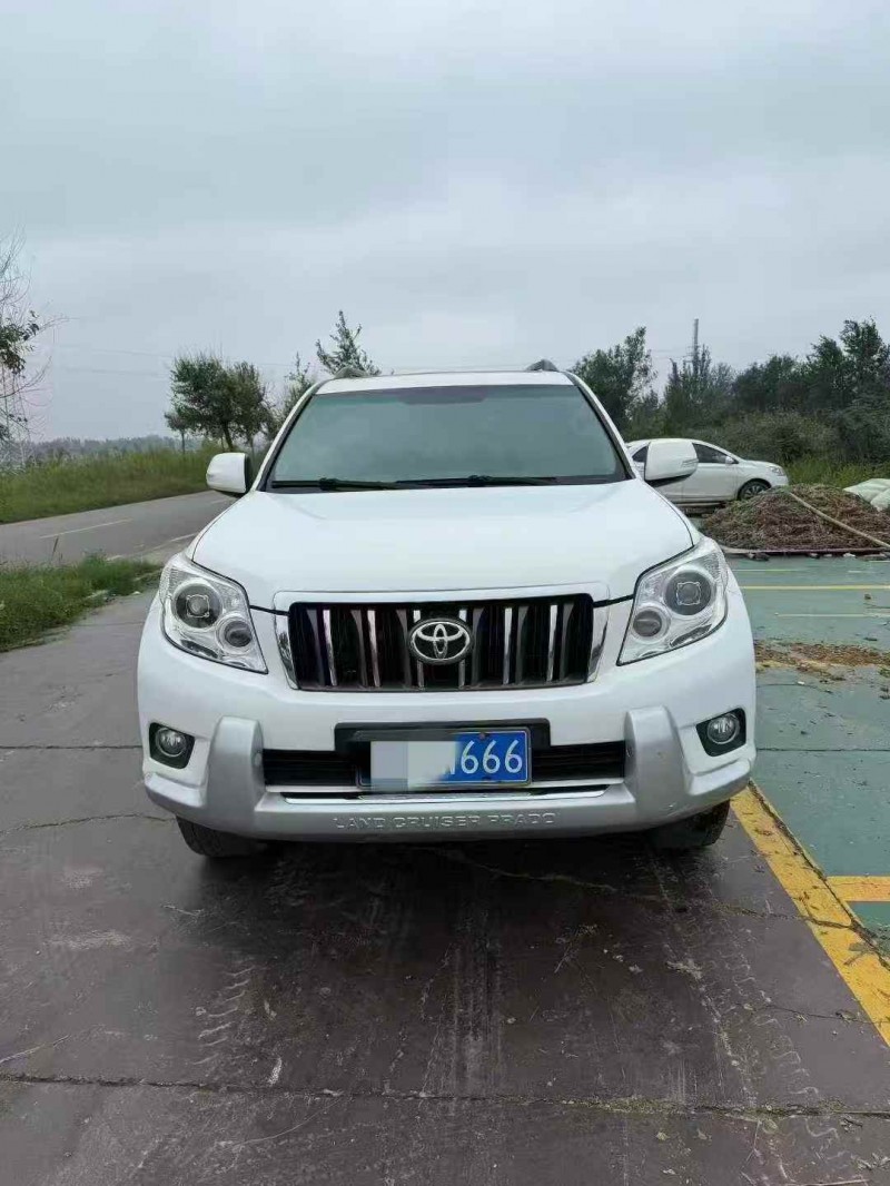 济宁13年丰田普拉多1