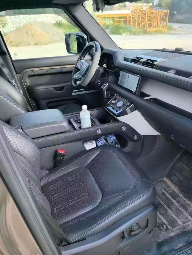 东营21年路虎卫士5