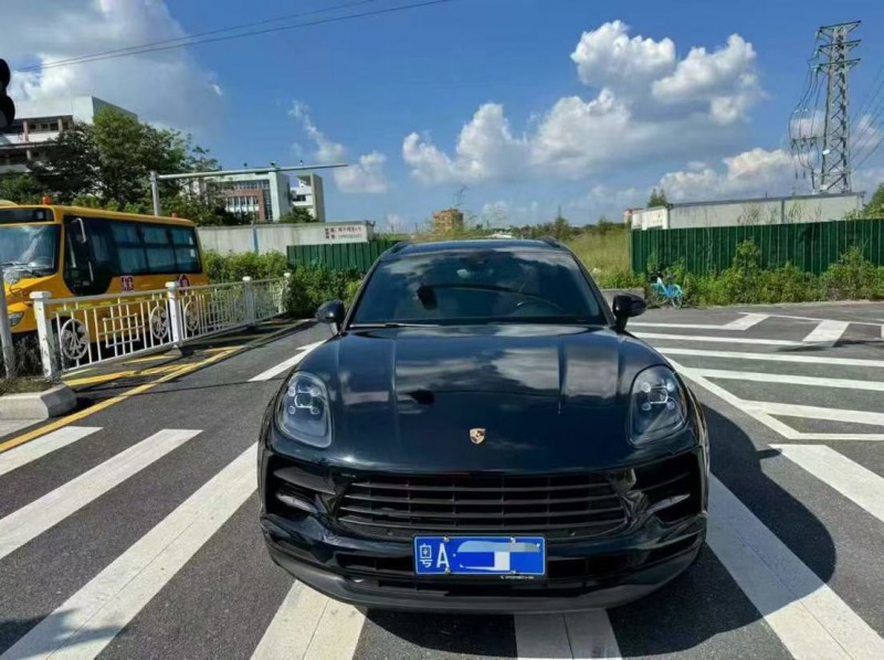 广州18年保时捷Macan1